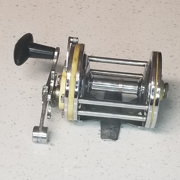 Vintage Garcia Mitchell 600A Trolling Fishing Reel Made in France - Picture 15 of 16